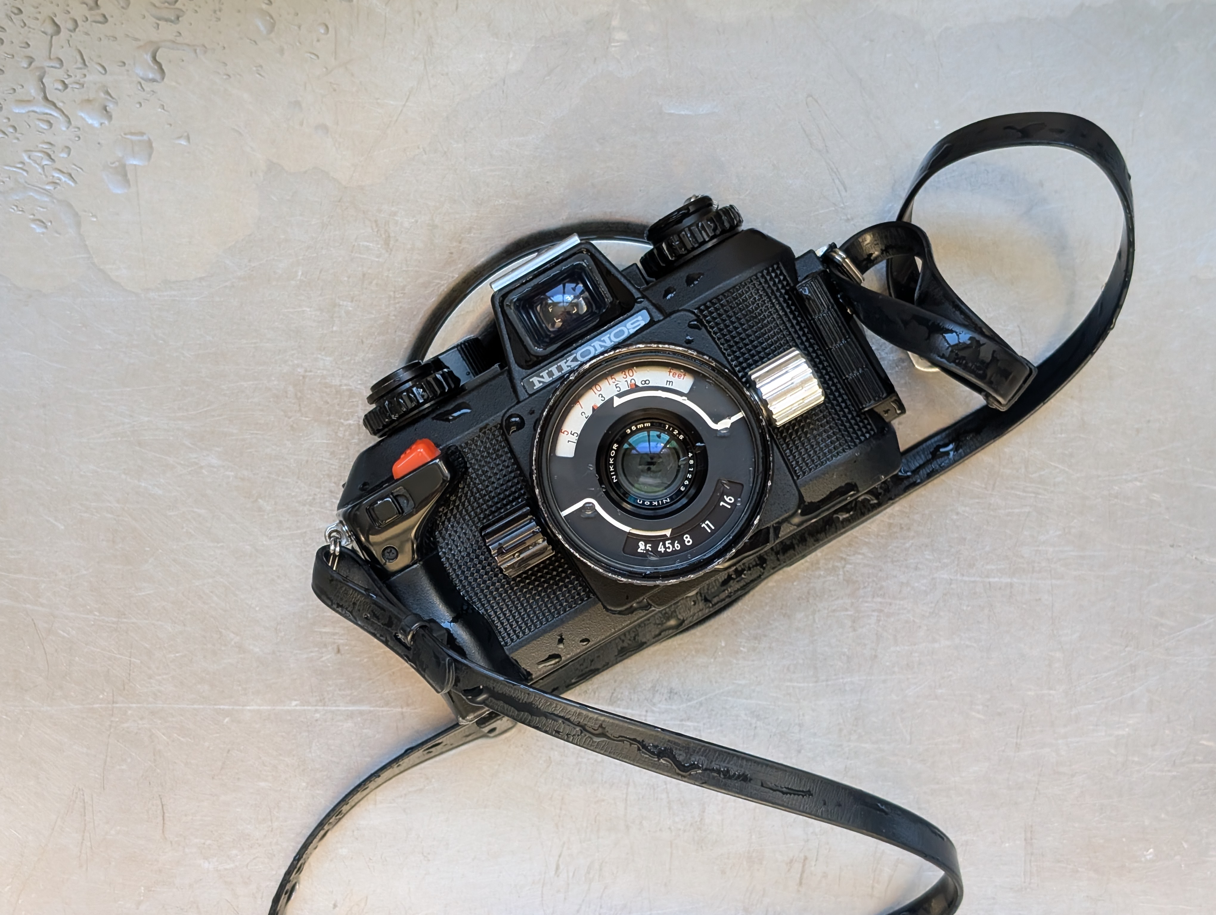 Nikonos IV-A getting rinsed